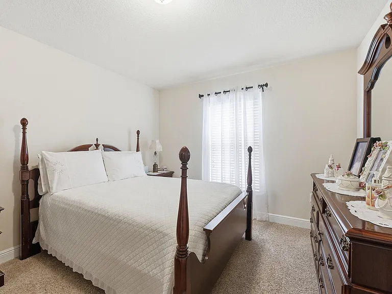 5923 NW Brianna Ct — Photo 29