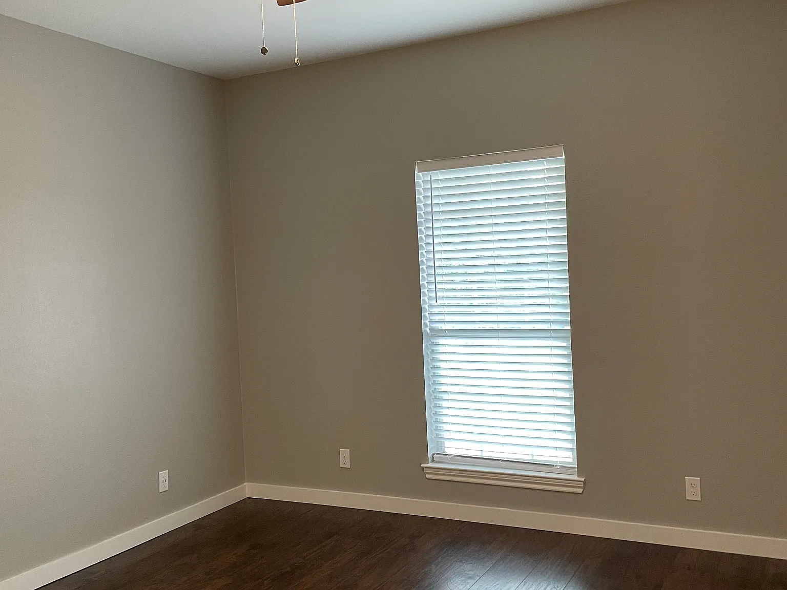 4 bed, 1638 sqft, $2,100 — Photo 3