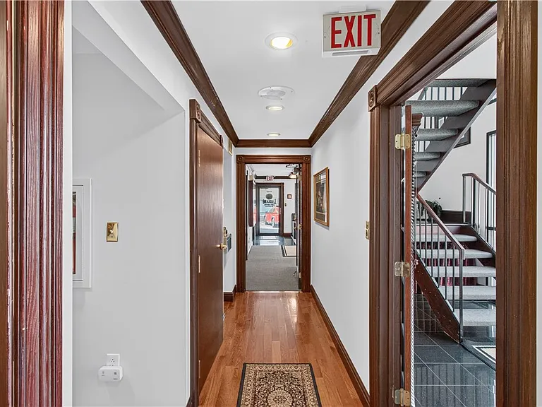 7240 McKnight Rd — Photo 13