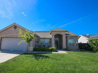 1740 Holt Ave, Sanger, CA 93657