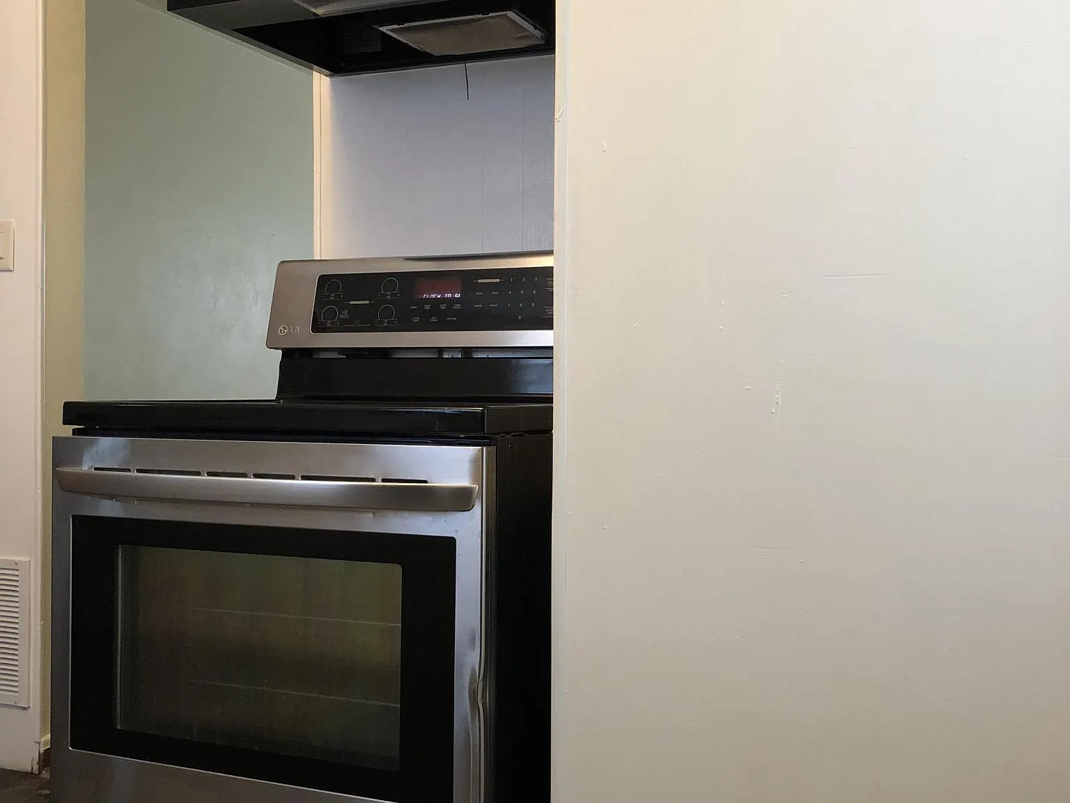 2 bed, 1000 sqft, $1,300 — Photo 4