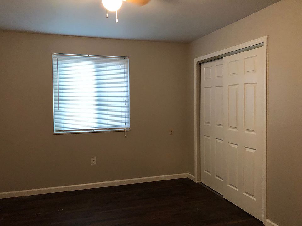 2nd image of 303 Superior Ave APT 8