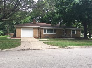 455 N Commonwealth Ave, Elgin, IL 60123