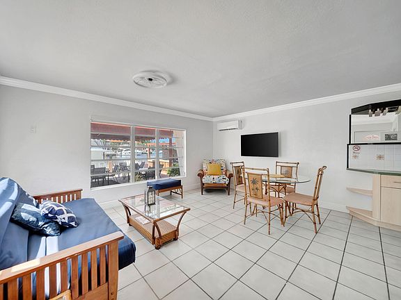 3rd image of 2724 NE 14th St #3