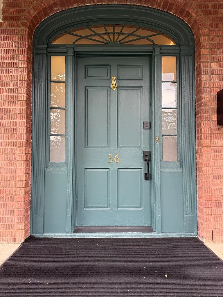 3 bed, 2.5 bath, 1728 sqft, $5,200 — Photo 2