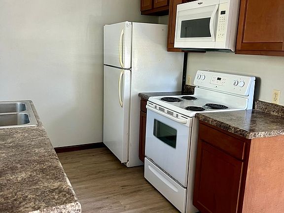 2nd image of 408-410 3rd Ave N