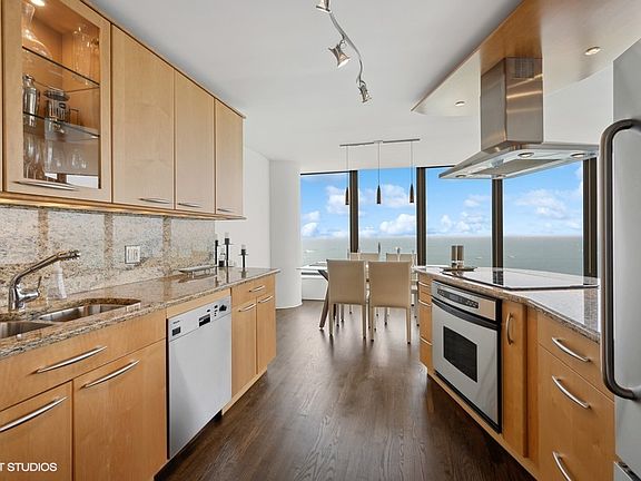 4th image of 505 N Lake Shore Dr APT 2707