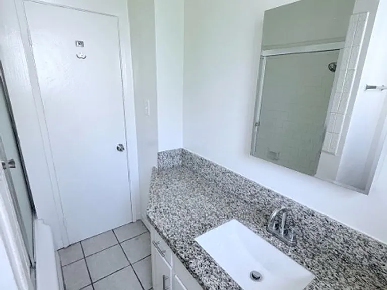 1224 N Crescent Heights Blvd — Photo 5