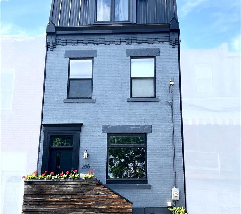 1st image of 206 Carrington St