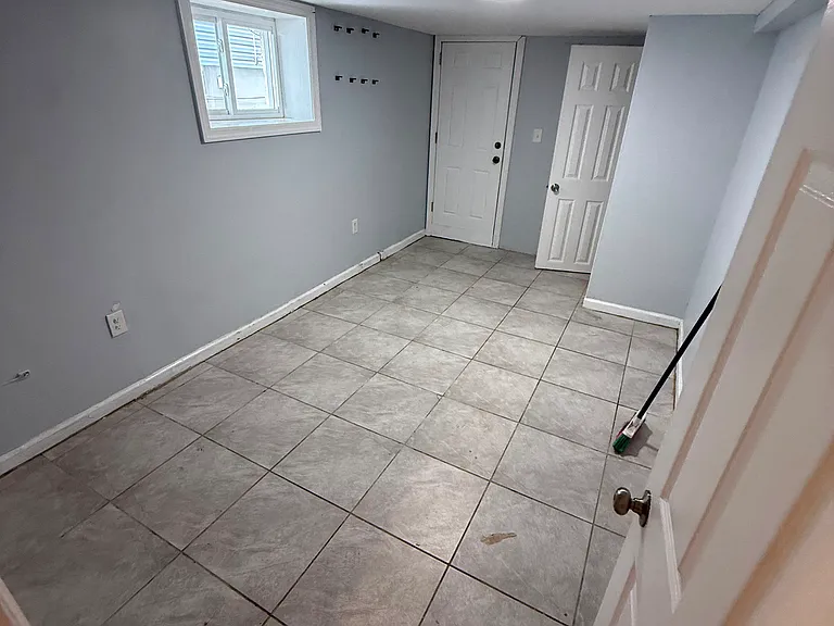 537 S Clinton St #1 — Photo 6