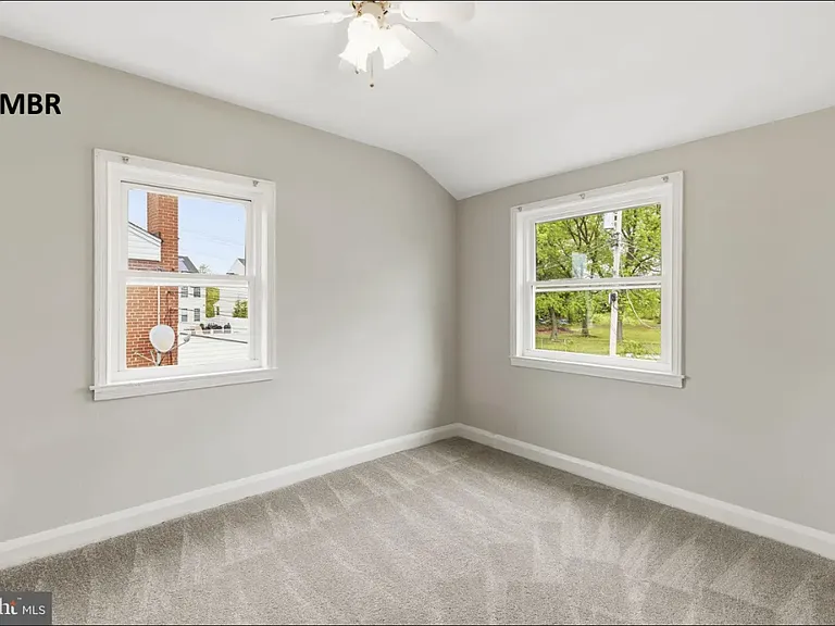 1107 N Marlyn Ave — Photo 11