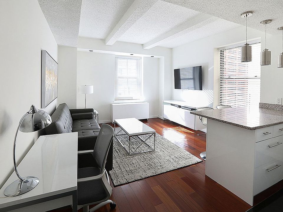 1st image of 150 W 51st St APT 816