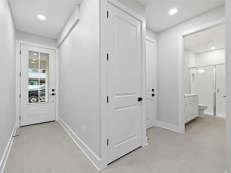 4208 W Carmen St #C — Photo 3