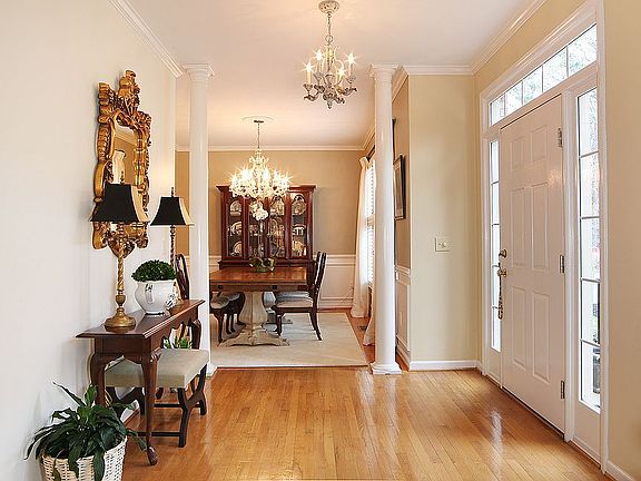 4th image of 2600 Regents Park Ln