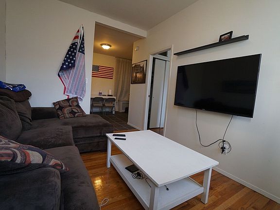 3rd image of 120 E 1st St APT 5