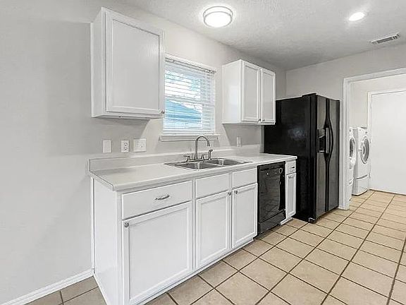 4th image of 77101 Bighorn St