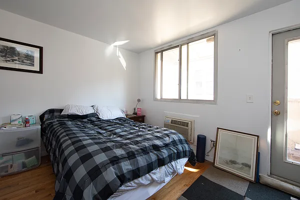 Rented by R New York | media 23