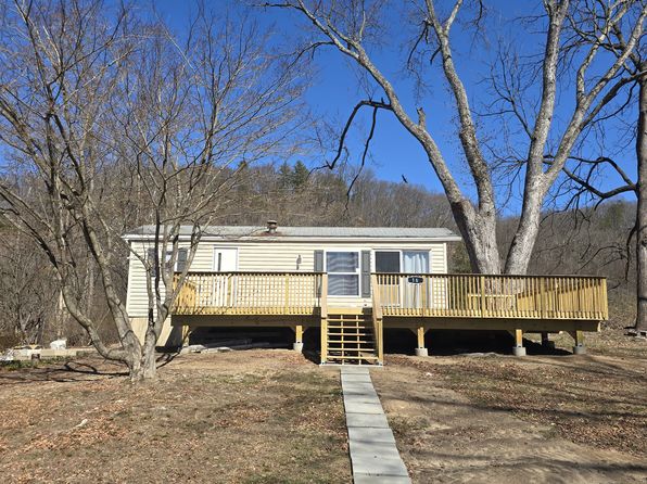 16 Willow Ln