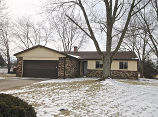 8214 Old Farm Rd, Indianapolis, IN 46256