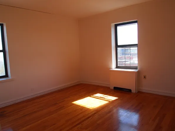 185 East 205th Street image 2 of 4