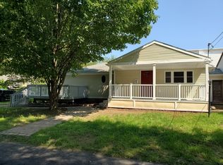 8 Reed St, Hudson, NH 03051