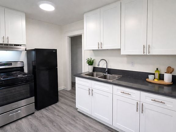 2nd image of 415 W Pine St #417