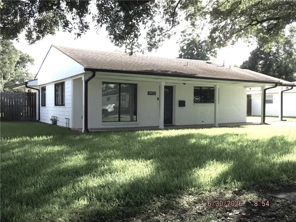 5932 Stratford Pl, New Orleans, LA 70131