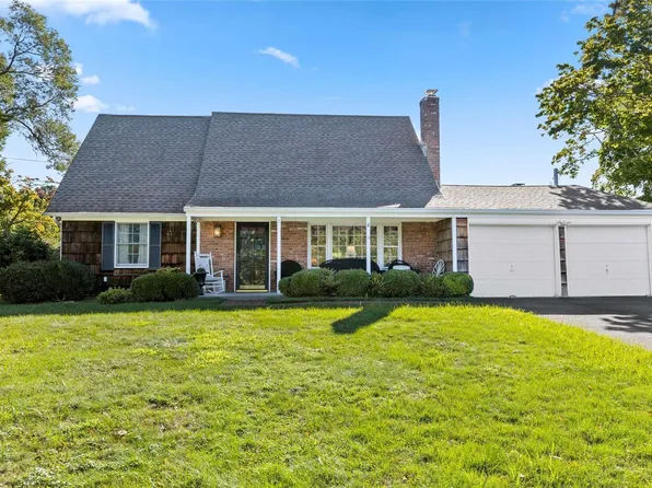 7 Hadley Court, Stony Brook, NY 11790