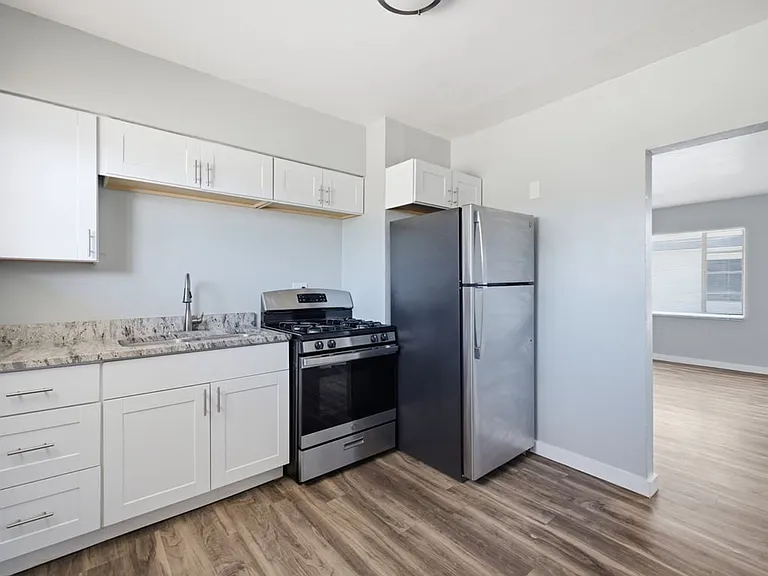 2130 N Forgeus Ave #B — Photo 8