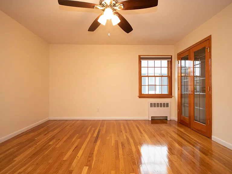 48 Rochester Ave #UPSTAIRS — Photo 16