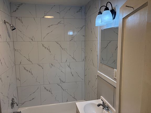 5th image of 1609 W 25th St