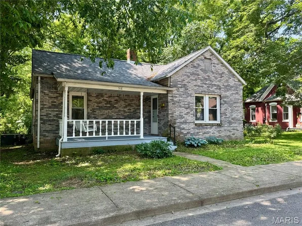 518 Doss St, Farmington, MO 63640