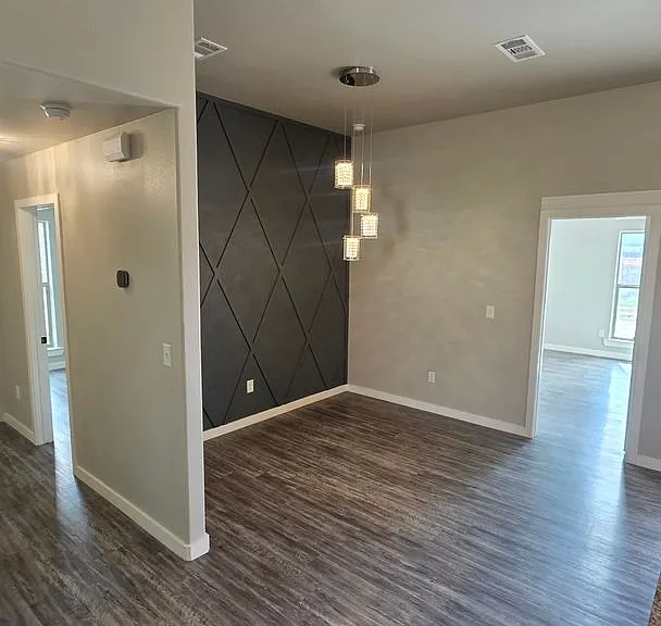 7009 Athens St — Photo 4