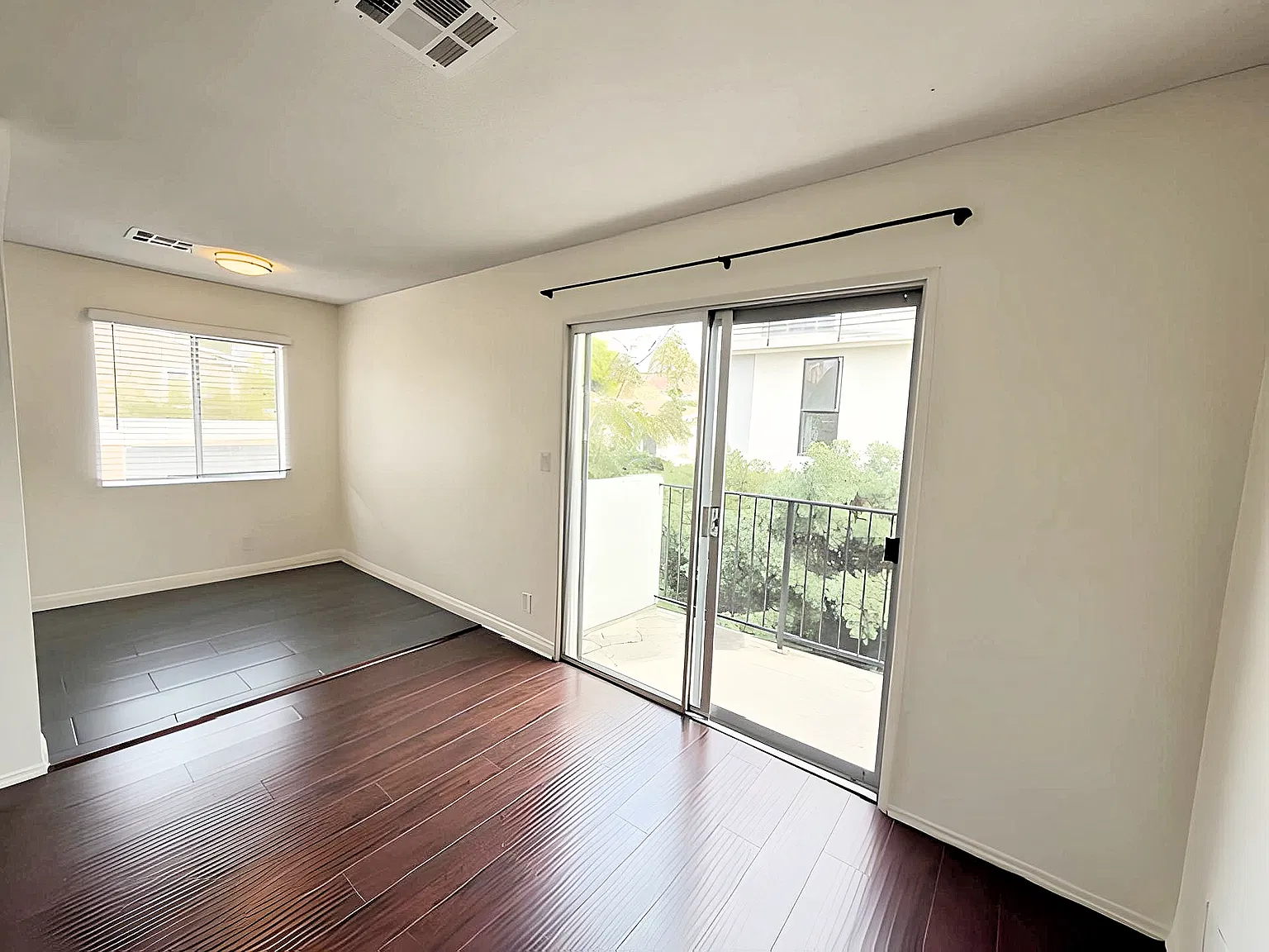 1 bed, 700 sqft, $2,100 — Photo 1