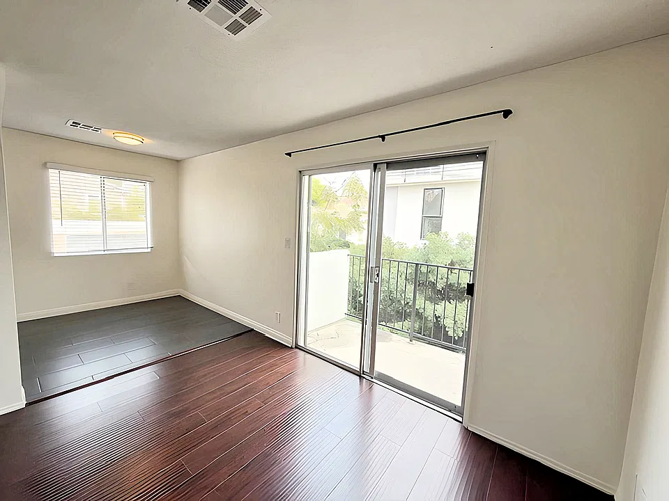 1942 Vista Del Mar St #2