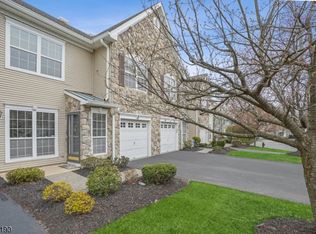 9 Mayflower Dr, Basking Ridge, NJ 07920