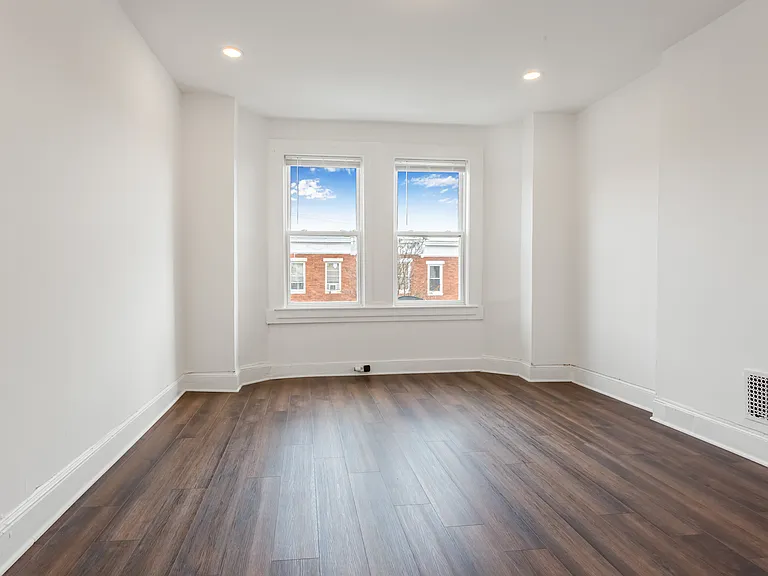 2212 W Fayette St — Photo 7