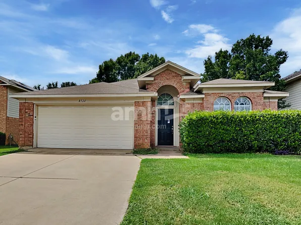 8520 Auburn Dr, Fort Worth, TX 76123
