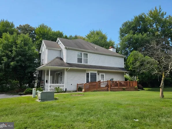 2 Brian Ct, New Castle, DE 19720