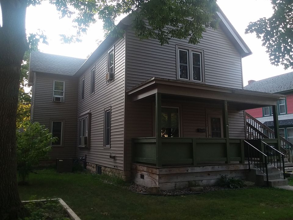 Nice front porch.