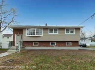 271 County Rd, Cliffwood, NJ 07721