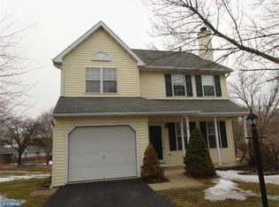 73 Commons Dr, Sanatoga, PA 19464