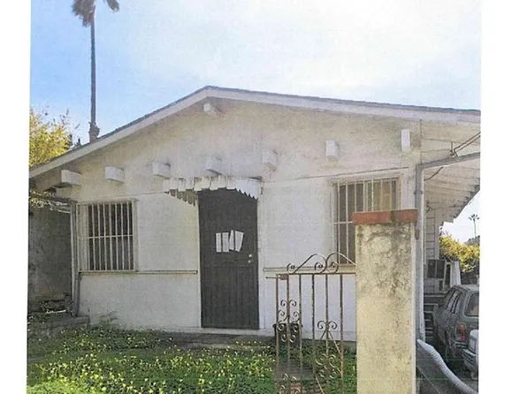 2278 Cove Ave, Los Angeles, CA 90039