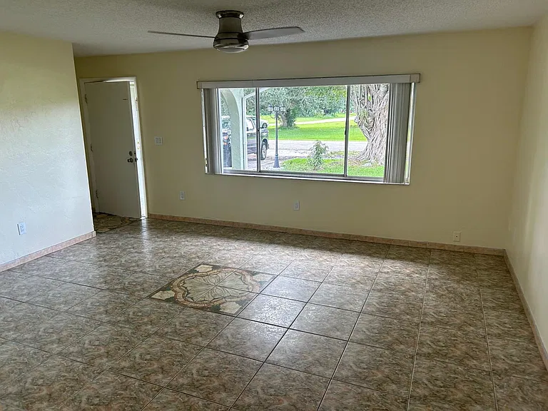 2244 Parker Ave — Photo 5