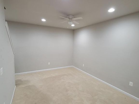 3rd image of 102 Conestoga Ln