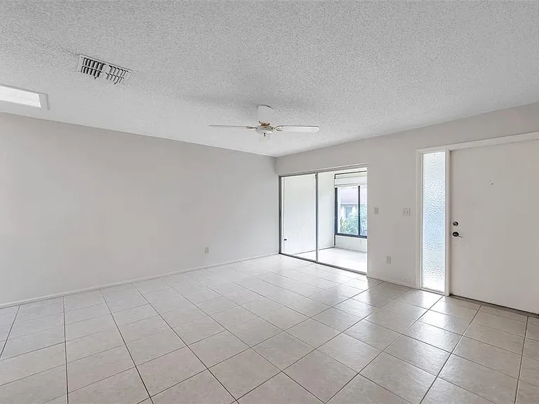 2291 Shelly Dr #D — Photo 6