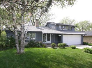8519 N Fielding Rd, Bayside, WI 53217