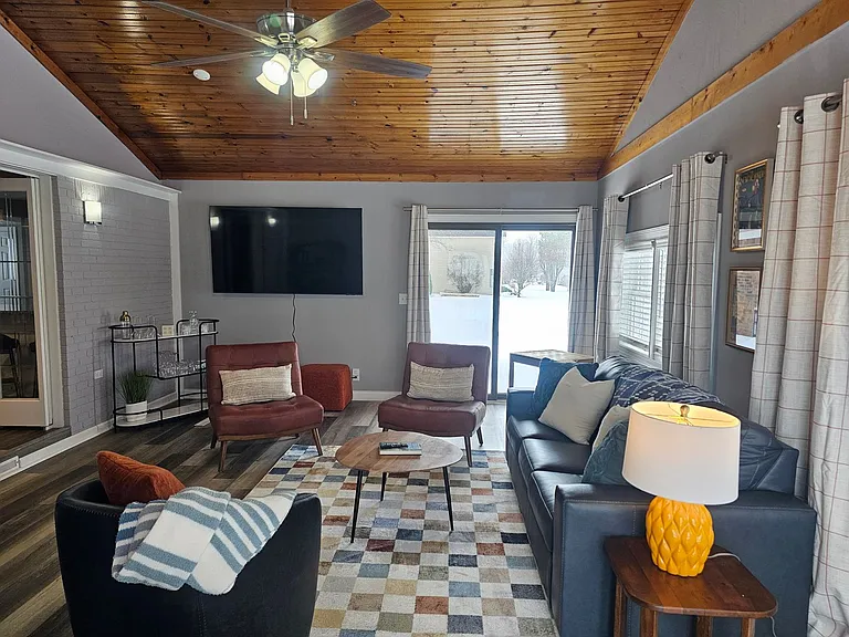 795 Country Club Dr — Photo 9
