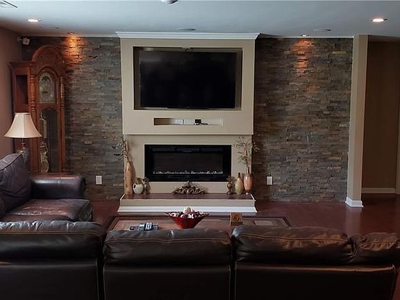 4th image of 2905 Woodbluff Dr