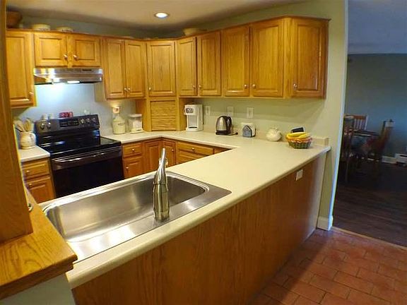 4th image of 4 Pembroke Dr Unit 20